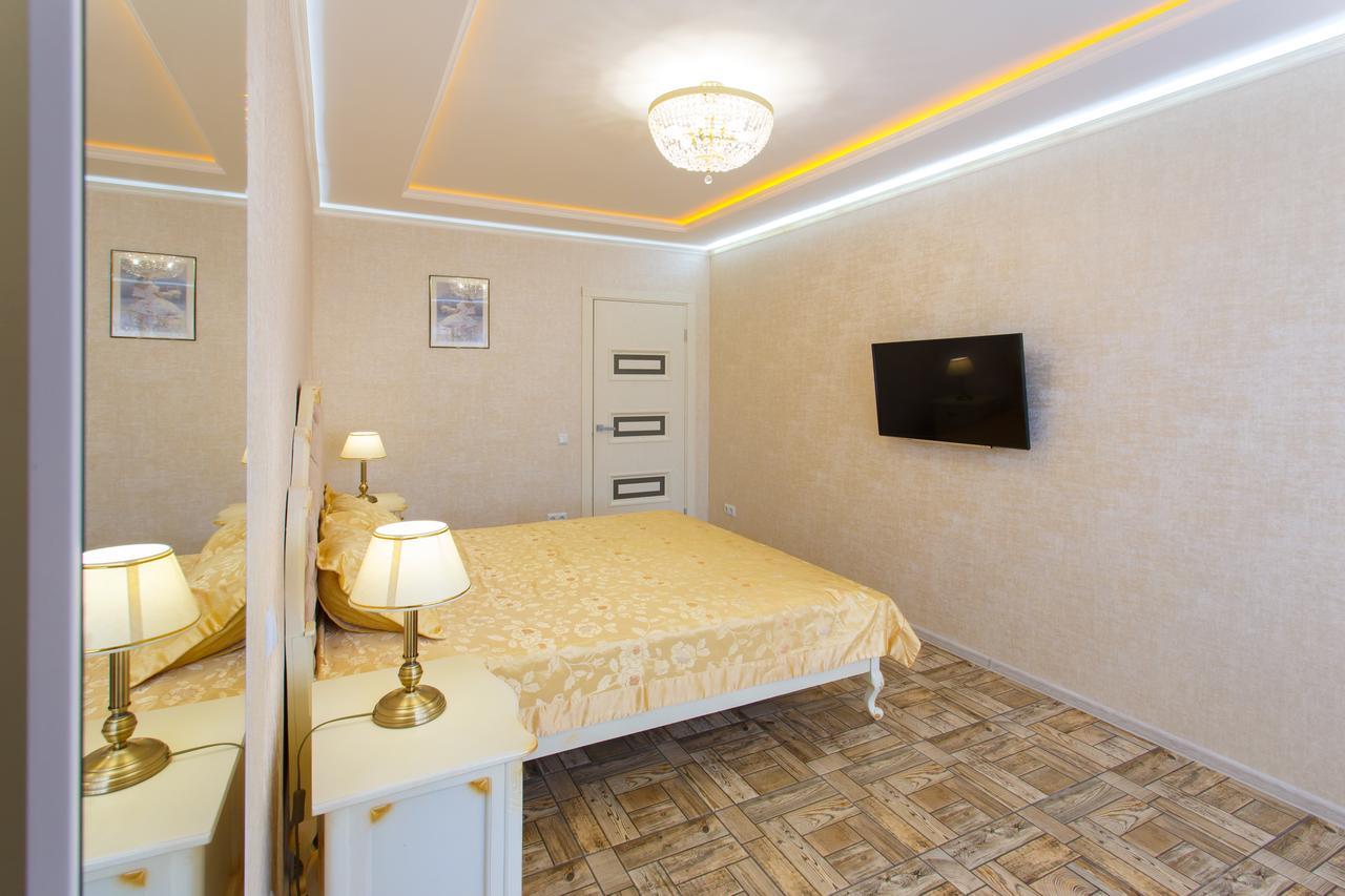 Apartment Near Railway Station Kyiv Exterior photo